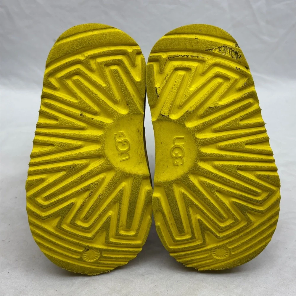 Ugg Sparkle Rainbow Kids Winter Boots with Yellow Trim for baby SZ 6